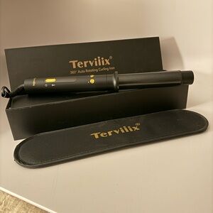 Tervilix 360 Auto Rotating Curling Iron in Black and Gold